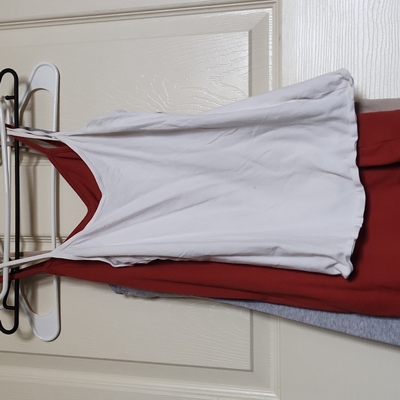 Tank top bundle - Picture 4 of 5